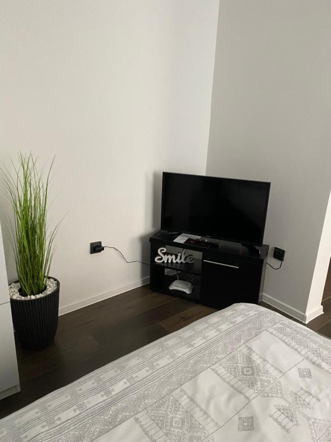 Strawberry Apartments City Center 노비사드 외부 사진